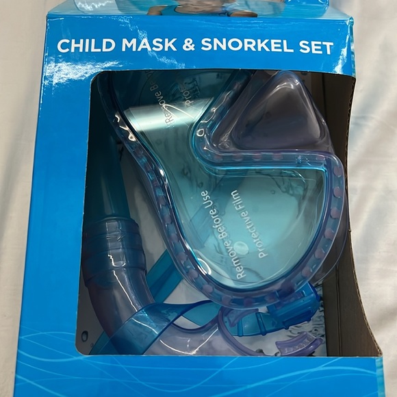 NWT DOLFINO Child Mask and Snorkel Set - Picture 4 of 7